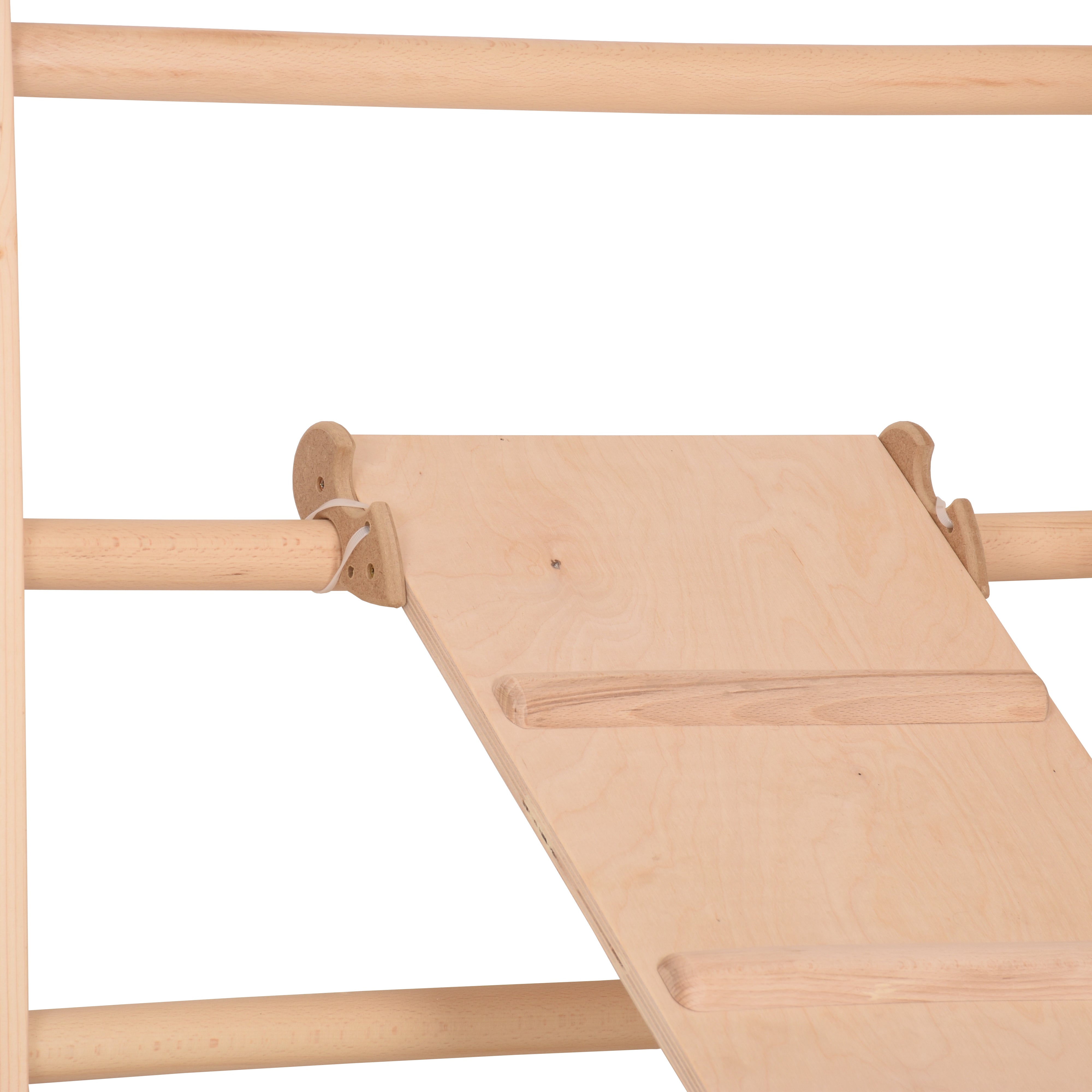 Sprossenwand Kombi 3 aus Holz mit Rutschbrett – weitere Produktansicht 10 – RINAGYM